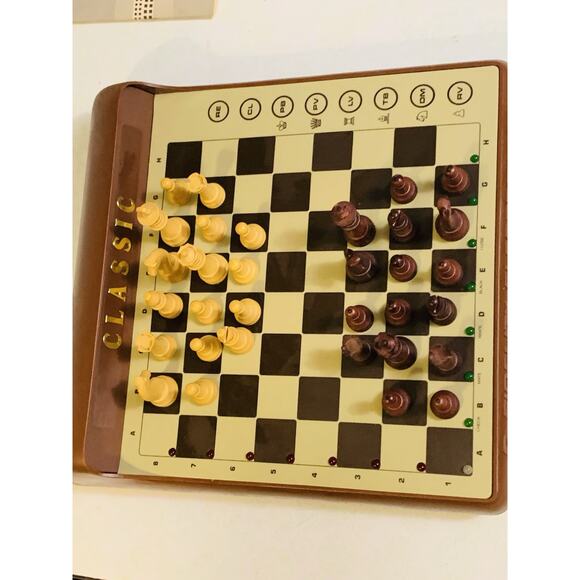 Fidelity The Classic Electronic Computer Sensory Chess Game Model CC8 Untested - Picture 2 of 10